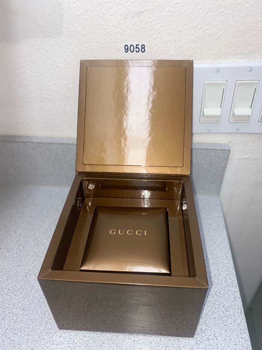Gucci Brown and Gold Box Bundle EUC - 9058 - Picture 3 of 13